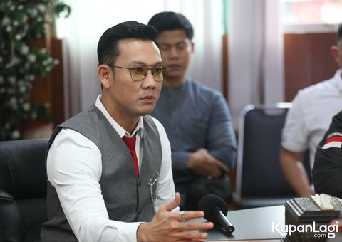 Denny Sumargo Menunjukkan Ketenangan Saat Menghadapi Laporan Farhat Abbas, Yakin Netizen Mampu Menilai yang Benar dan Salah