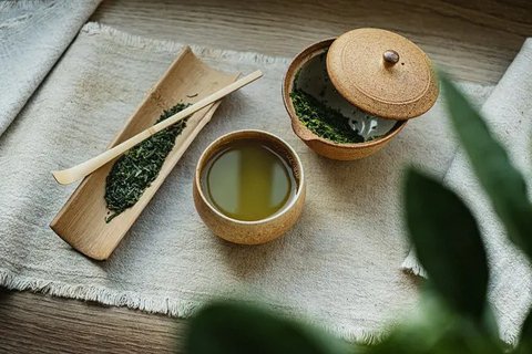 ilustrasi teh herbal/Photo by Drew Jemmett on Unsplash