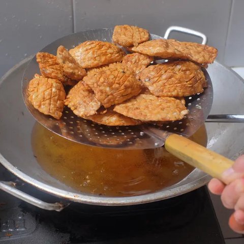 ilustrasi tempe mentah/copyright By Joko SL (Shutterstock)