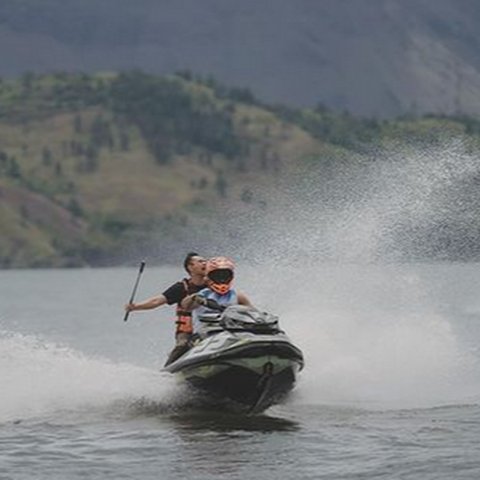 Potret The Dudas Minus One Keliling Sumatera Utara, Main Jet Ski Hingga Nikmati Keindahan Alam Touring Pakai Moge