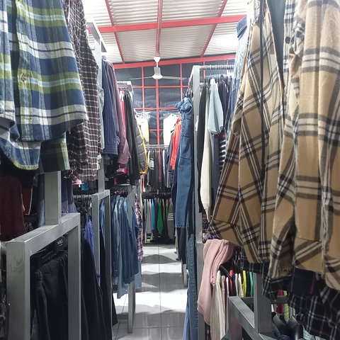 Kebiasaan Thrifting Baju Bekas Diketahui Bisa Menjadi Penyebab Penyebaran Penyakit Menular