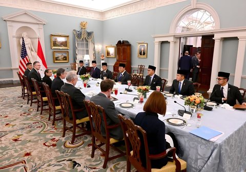 Makan Malam Bersama Menlu AS Blinken, Prabowo Tanyakan Solusi untuk Palestina