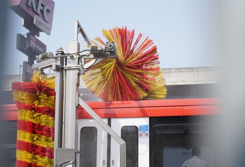 LRT Jakarta Ternyata Dicuci Otomatis Sambil Jalan, Begini Cara Kerja dan Penampakkannya