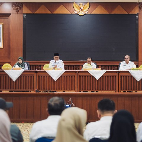 Penuh Haru, Paman Birin Pamitan dan Mengundurkan Diri Sebagai Gubernur Kalsel