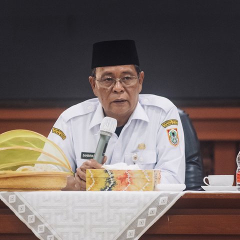 Penuh Haru, Paman Birin Pamitan dan Mengundurkan Diri Sebagai Gubernur Kalsel