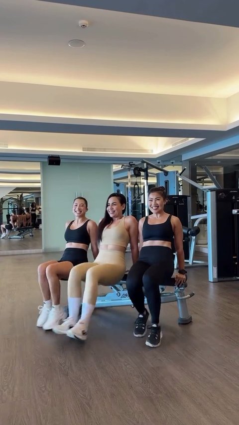 7 Potret Jennifer Bachdim, Melaney Ricardo hingga Inge Anugrah Ngegym Bareng, Strong Momma