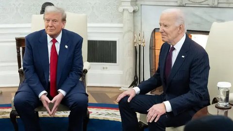 Tradisi kunjungan tersebut untuk mempertunjukkan pengalihan kekuasaan secara damai dalam demokrasi Amerika Serikat antara pemimpin yang berkuasa dan kepala eksekutif yang baru. (SAUL LOEB/AFP)