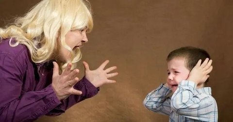 Ilustrasi Anak dan Orangtua. (foto: Pinterest/bu GURUKU).