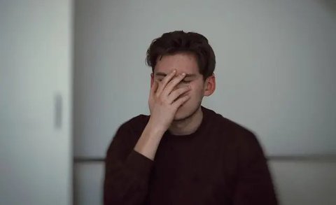 Ilustrasi Introvert. (foto: Pinterest/Stocksy United).