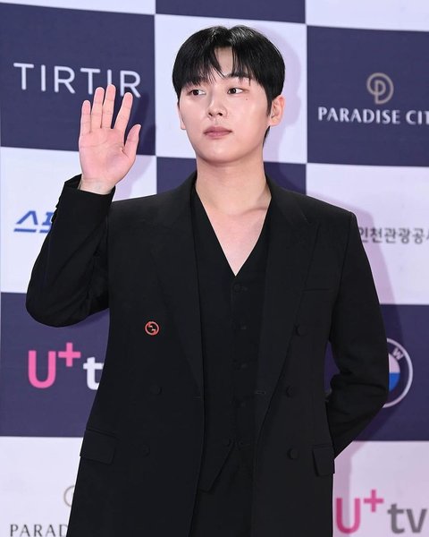 9 Drakor yang Dibintangi oleh Choi Hyun Wook yang Wajib Ditonton