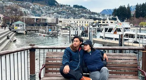 Potret Caesar Hito dengan gaya rambut keriting (sumber: Instagram/hitocaesar)