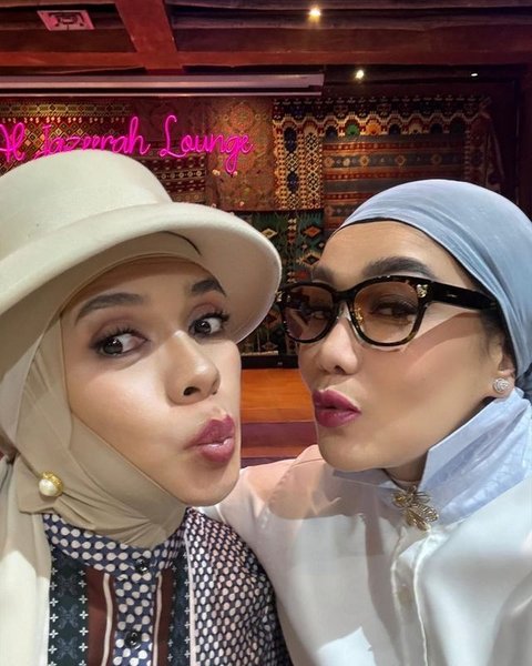 Besanan, 7 Pottet Kedekatan Reza Artamevia dan Lenggogeni Faruk Ibunda Halilintar - Kompak