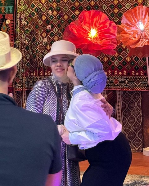 Besanan, 7 Pottet Kedekatan Reza Artamevia dan Lenggogeni Faruk Ibunda Halilintar - Kompak