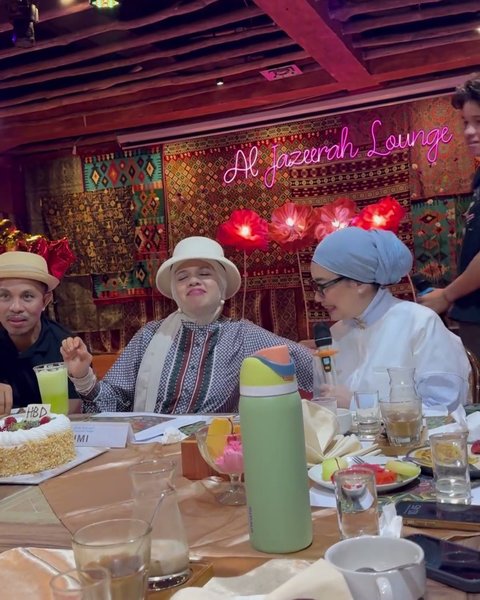 Besanan, 7 Pottet Kedekatan Reza Artamevia dan Lenggogeni Faruk Ibunda Halilintar - Kompak