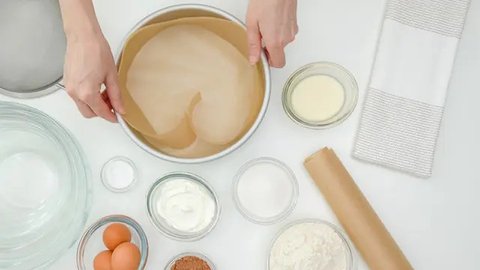 Ilustrasi Kue Bolu Kukus / Freepik by KamranAydinov