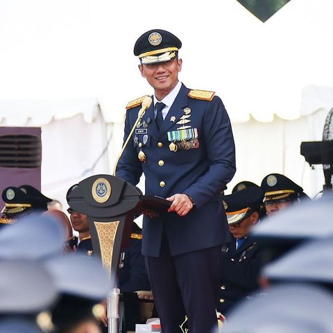 Penampilan Gagah Menko AHY Berseragam Pangkat Bintang Empat
