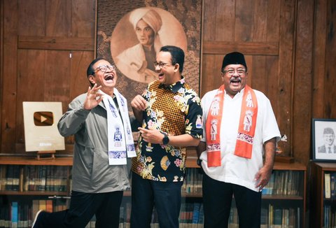 FOTO: Tawa Lepas Anies Baswedan dan Pramono-Rano, Sinyal Dukungan?