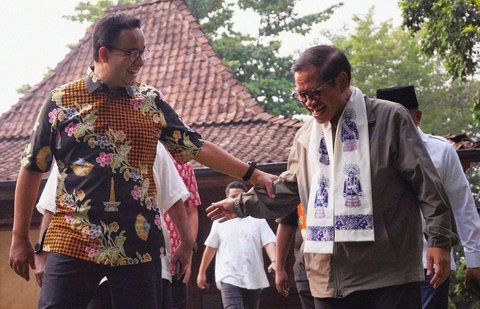 FOTO: Tawa Lepas Anies Baswedan dan Pramono-Rano, Sinyal Dukungan?