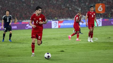 Pemain Timnas Indonesia, Kevin Diks, saat melawan Jepang pada Kualifikasi Piala Dunia 2026 Zona Asia di Stadion Gelora Bung Karno, Senayan, Jakarta, Jumat (15/11/2024) malam WIB. (Bola.com