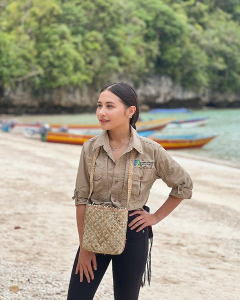 Meski begitu, Prilly tidak terlalu memaksakan diri dalam urusan asmara. Ia memilih menjalani hidup dengan santai dan membiarkan waktu yang menjawab.