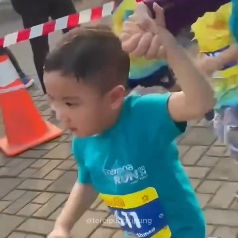 Potret Rayyanza Penuh Semangat Ikut Marathon Lagi Setelah di Berlin, Dijuluki Balita Paling Produktif