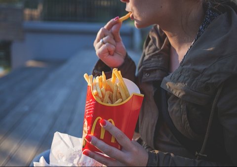 Tak Hanya Suka Makanan Manis, Ini Ciri Orang yang Kecanduan Gula, Salah Satunya Suka Makanan Asin