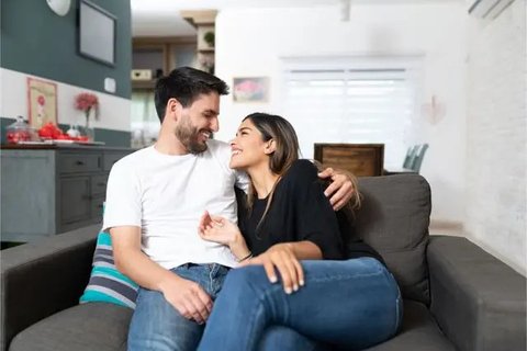 Ilustrasi Pria dan Wanita. (foto: Pinterest/Freepik).