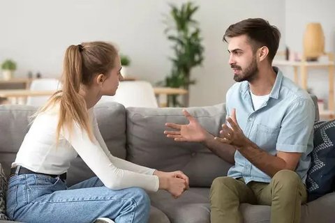 Ilustrasi Pria dan Wanita. (foto: Pinterest/Freepik).