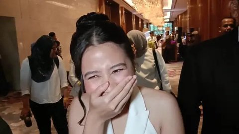 Prilly Latuconsina di Kawasan Kuningan, Jakarta Selatan, Kamis (15/11/2024). (Dok. via M. Altaf Jauhar)