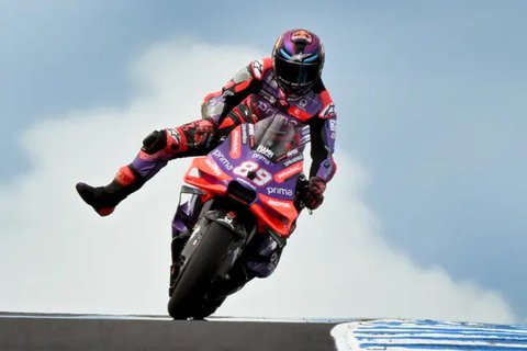 Pembalap Prima Pramac Racing, Jorge Martin, berhasil meraih titel juara dunia MotoGP 2024 setelah finis ketiga di seri Solidarity Grand Prix yang berlangsung di Sirkuit Catalunya, Barcelon