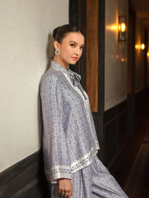 Model Baju Lebaran 2025 Wanita, Inspirasi Gaya dari Selebriti