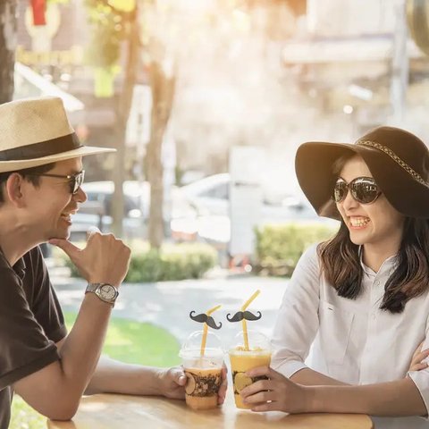 Bahagia./Copyright freepik.com/author/freepik