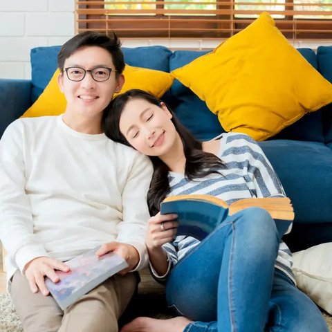 Bahagia./Copyright freepik.com/author/freepik