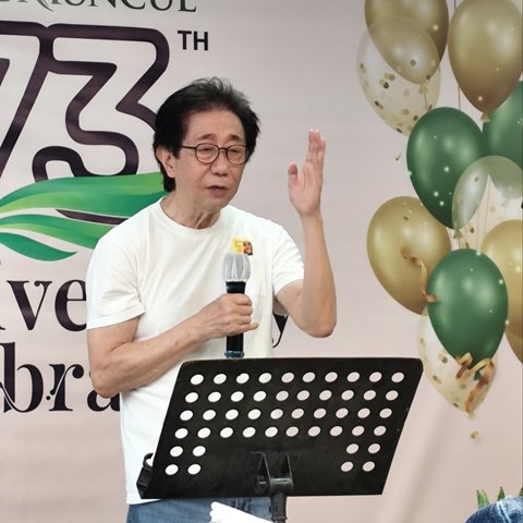 Direktur Sido Muncul, Dr. (H.C.) Irwan Hidayat saat memberikan speech di syukuran 73 tahun Sido Muncul.