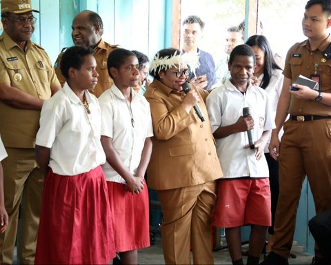 Kunjungan ke Jayawijaya, Wamendagri Ribka Ingatkan Bahaya Stunting bagi Anak-Anak