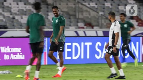 Menghadapi timnas Indonesia, Arab Saudi optimistis meraih tiga poin untuk menjaga peluang lolos di Grup C Kualifikasi Piala Dunia 2026. (Liputan6.com/Angga Yuniar)