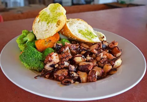 Cumi Asin Kecombrang. (dok. resepyummy.com/Novi Thedora)