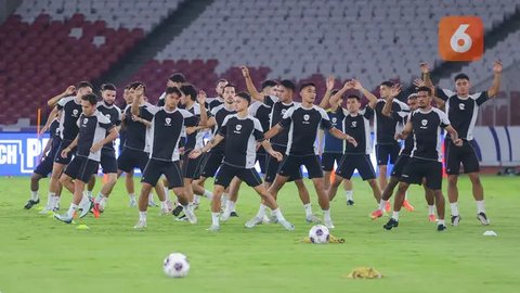 Kualifikasi Piala Dunia 2026 - Timnas Indonesia Vs Arab Saudi - Duel Antarlini (Bola.com/Adreanus Titus)