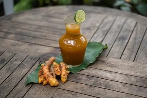 Daun Kunyit (Credit: Shutterstock/AeJaa)