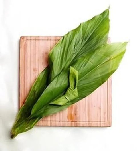 Daun Kunyit (Credit: Shutterstock/AeJaa)