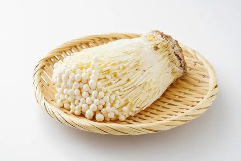 Jamur Enoki (Credit: Shutterstock/Kristanti)