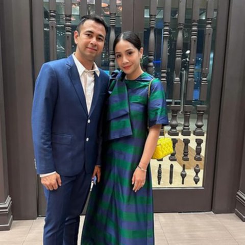 Kondangan Bareng Raffi Ahmad, Potret Nagita Slavina Tampil Cetar dengan Makeup Hasil Gelap-gelapan di Dalam Pesawat