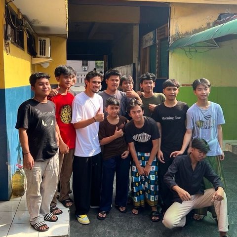 Momen Hangat Nathan Tjoe A On Kunjungi Panti Asuhan, Ramai Disebut Calon Gubernur