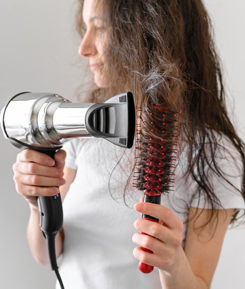 Rambut Diwarnai tapi Tetap Cantik? Ini Dia 7 Tips Alami yang Wajib Kamu Coba!