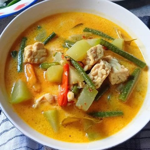 10 Makanan yang Wajib Ada Selama Lebaran, Ini yang Bikin Keluarga Indonesia Ngiler!