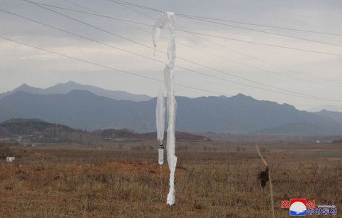 FOTO: Penampakan Serangan Balon Propaganda Anti-Korea Utara yang Bikin Kim Jong-un Murka