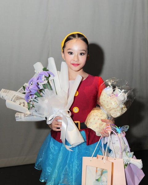 7 Potret Thalia Anak Sarwendah dan Ruben Onsu Perform Balet, Wajah Bermakeup Cantik Manglingi