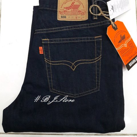 Ilustrasi Lea Jeans