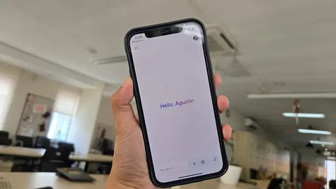 Ilustrasi aplikasi Gemini di iPhone (Liputan6.com/ Agustin Setyo Wardani)