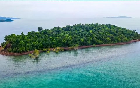 Penampakan Viral Pulau Indonesia Dijual Rp 12 Miliar (Sumber: Tiktok/fhomesjkt)